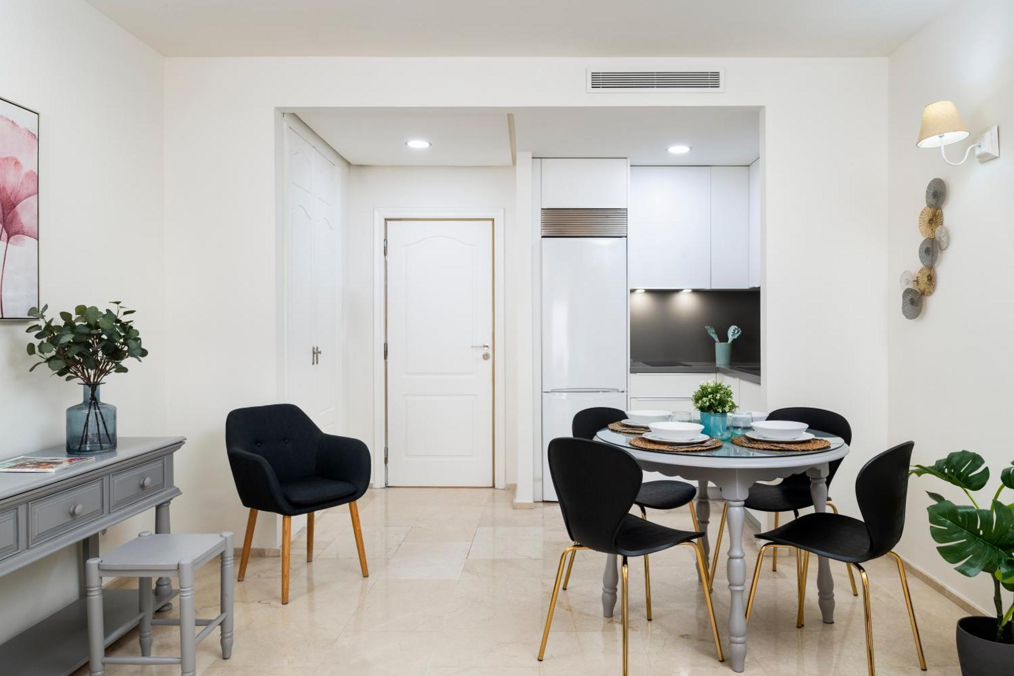 Magno Apartments Santa Justa Севиля Екстериор снимка