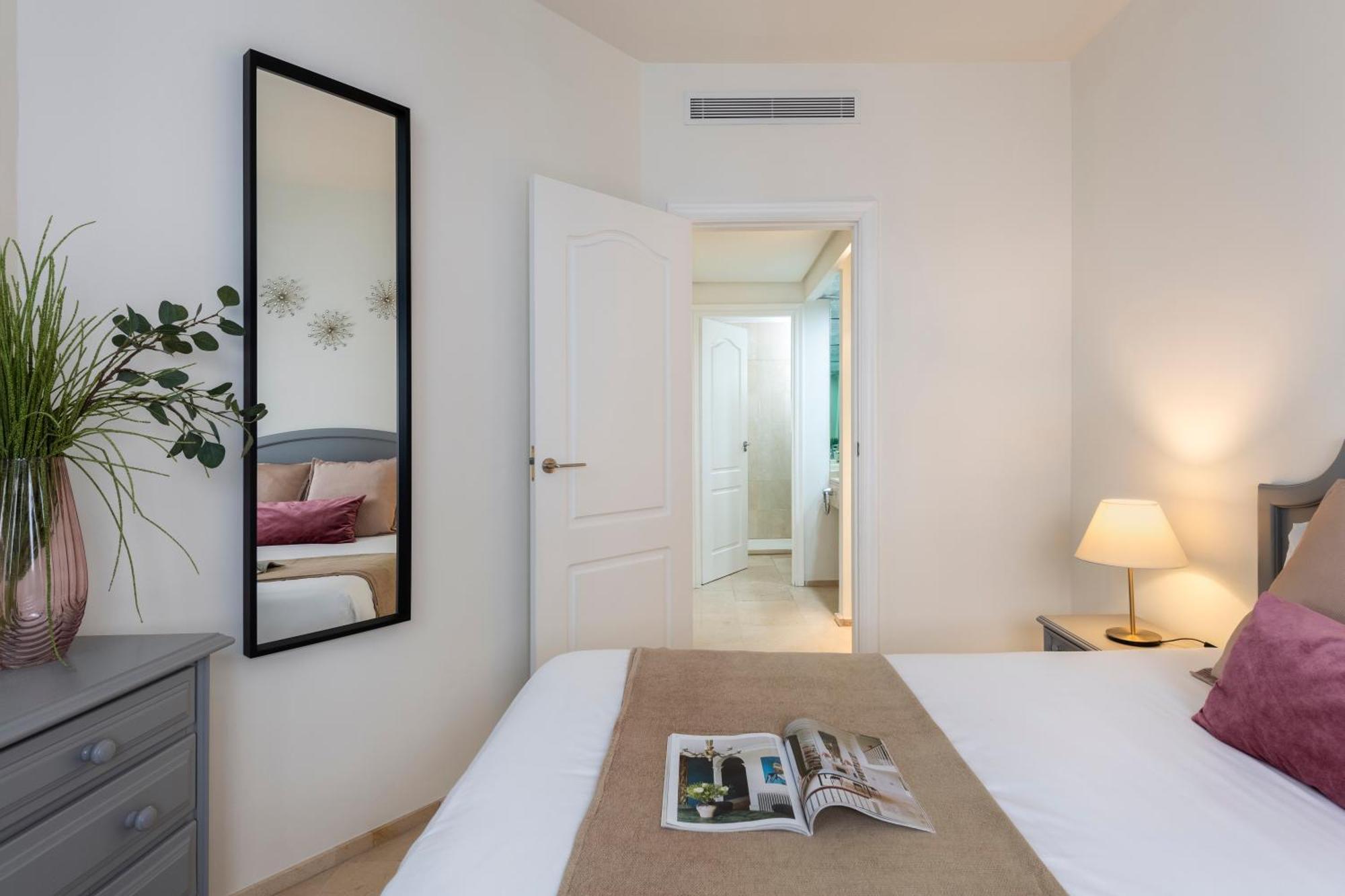 Magno Apartments Santa Justa Севиля Екстериор снимка