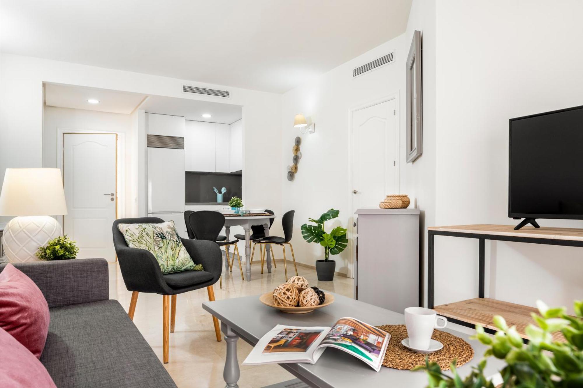 Magno Apartments Santa Justa Севиля Екстериор снимка